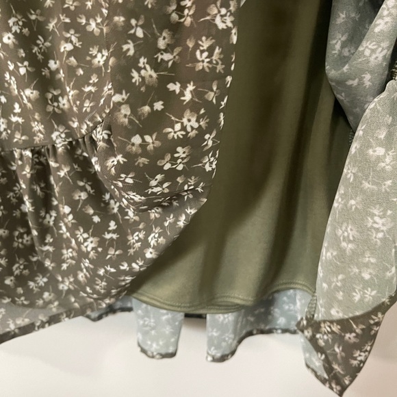 Peach Love Womens Dress Size Medium Green White Floral Ruffle Boho NWT - Picture 7 of 13